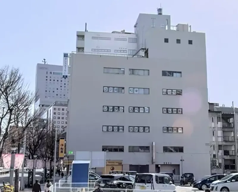 The building housing ALBE Meieki Japanese Room