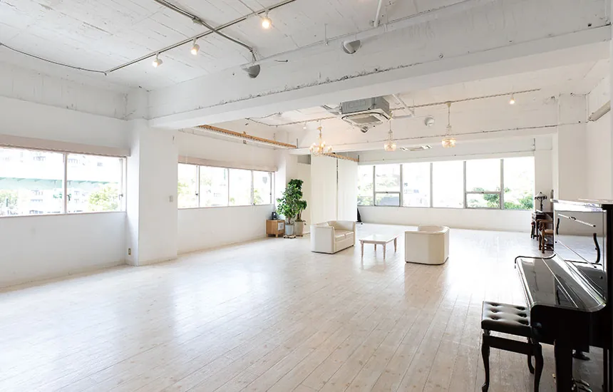 Inside ALBE Meieki Free Space 1