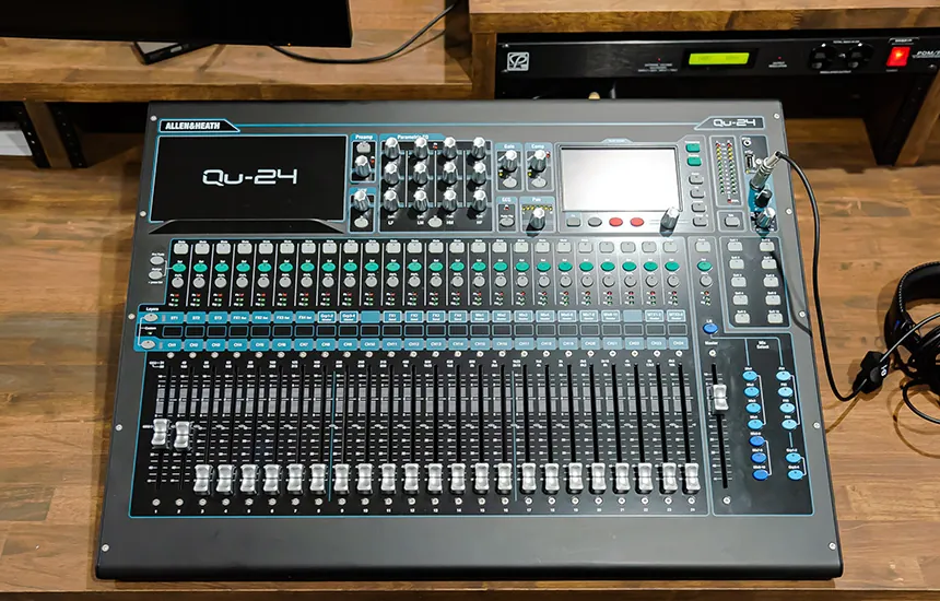 Inside ALBE Chikusa Recording Studio