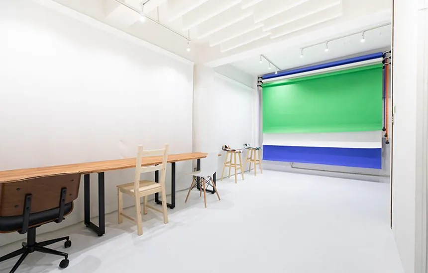 Inside ALBE Chiyoda White Studio