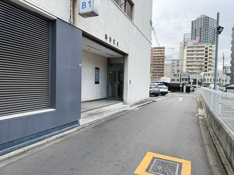 Entrance to ALBE Meieki Free Space